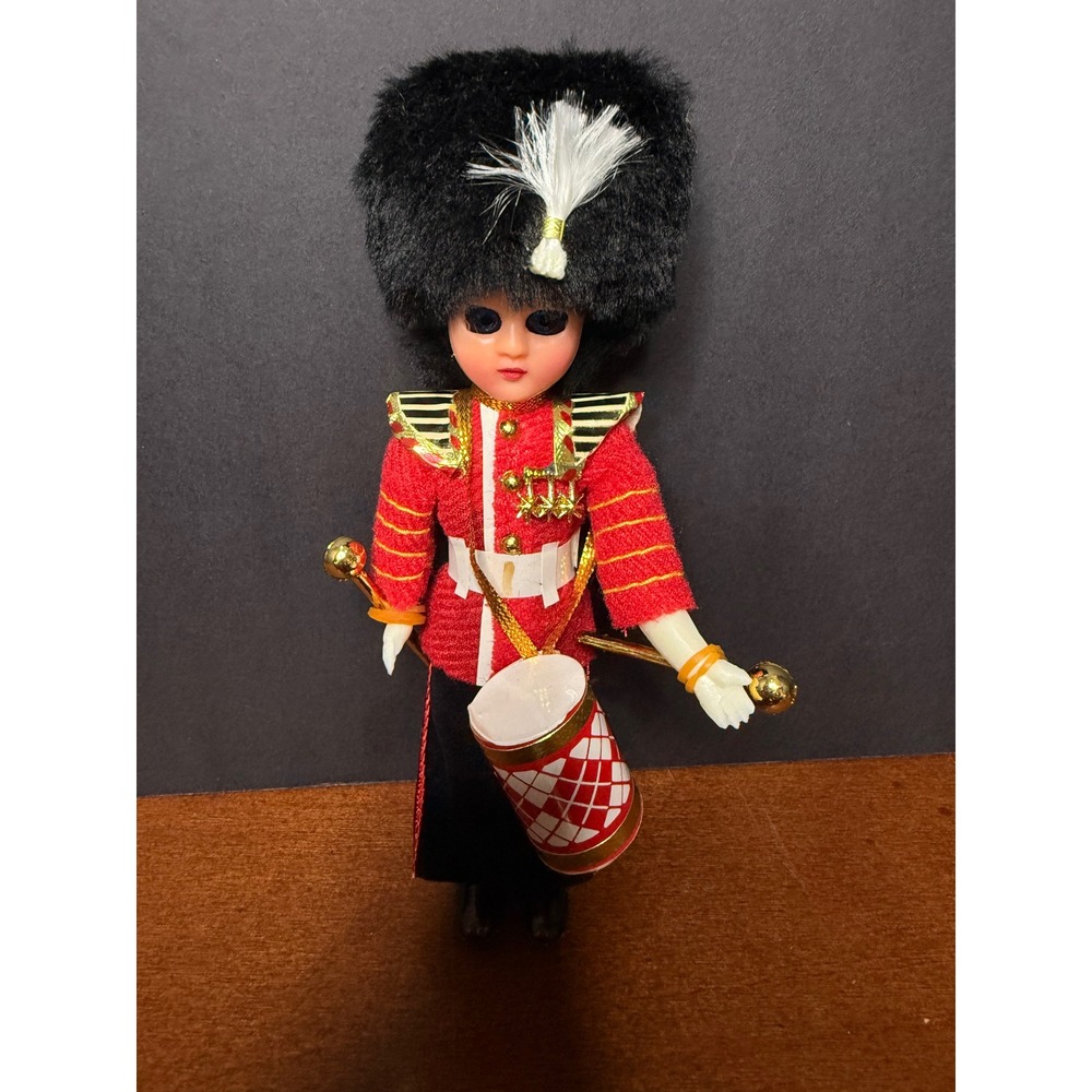 Vintage British Royal Guard Drummer Souvenir Doll 7 In Red Uniform Bearskin Hat - Picture 1 of 3